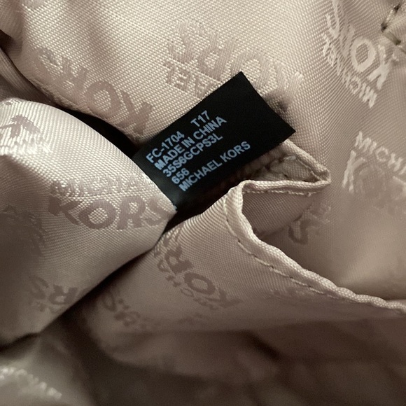 Michael Kors Large Cindy Dome Satchel - Picture 11 of 14